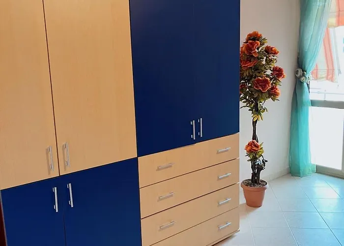 Clinton By The Sea * Golem